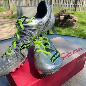 Saucony men’s track and field spikes.  Excellent condition.